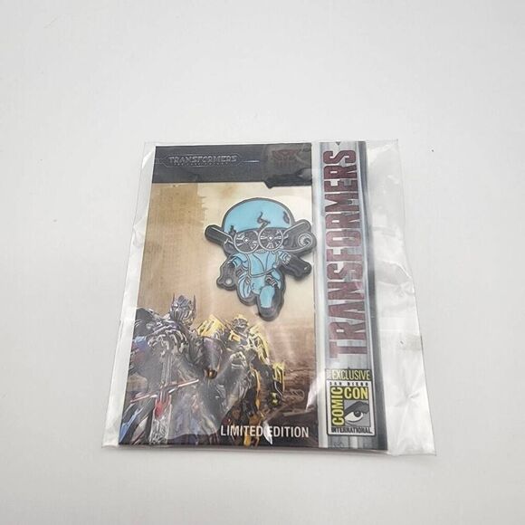 NWT Transformers The Last Knight Limited Edition Squeeks Lapel Pin - Picture 1 of 3